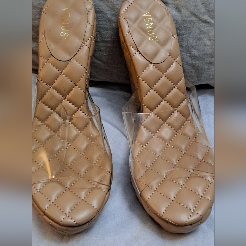VENUS QUILTED NUDE WEDGE SANDALS